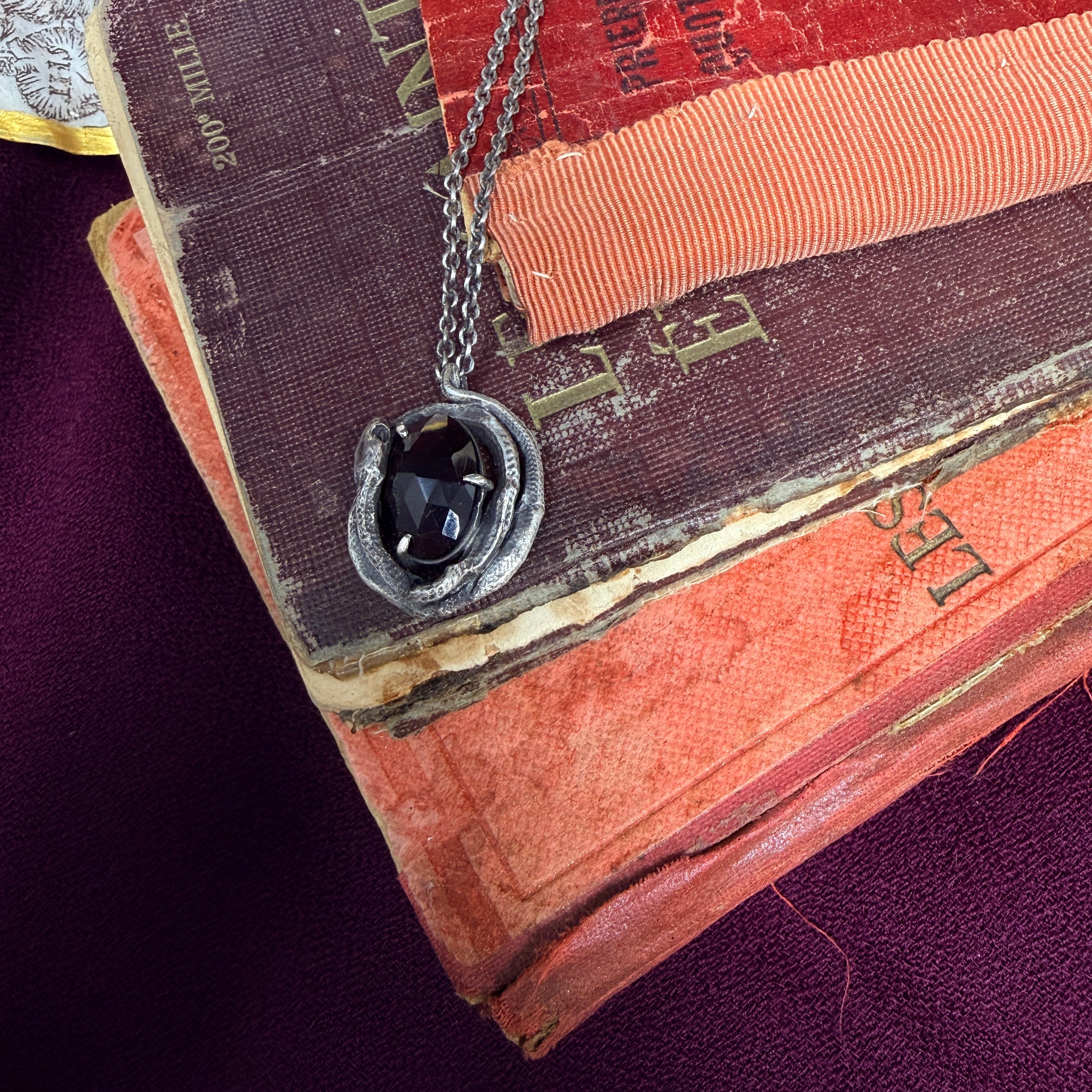 Heartbound pendant - garnet - OOAK