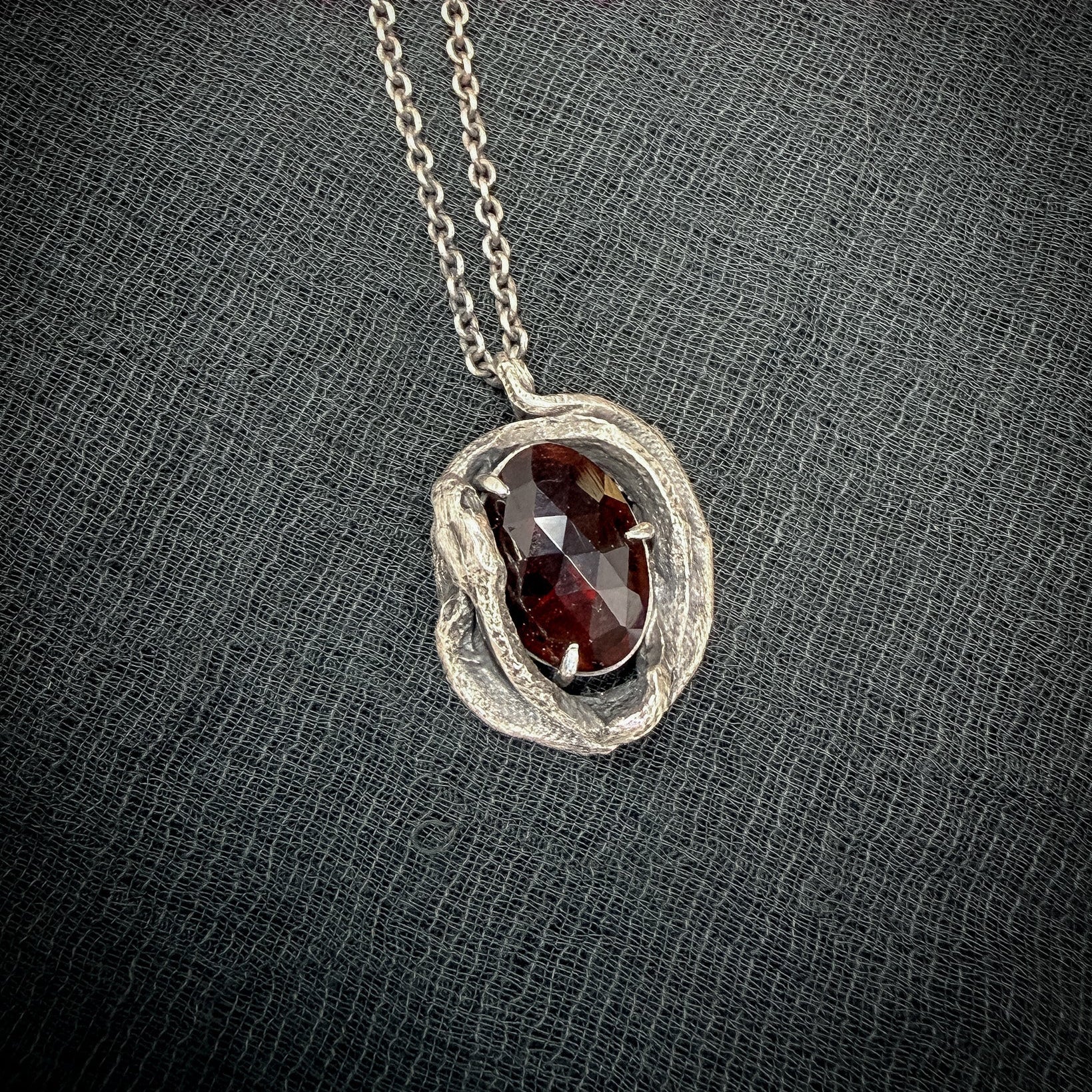 Heartbound pendant - garnet - OOAK