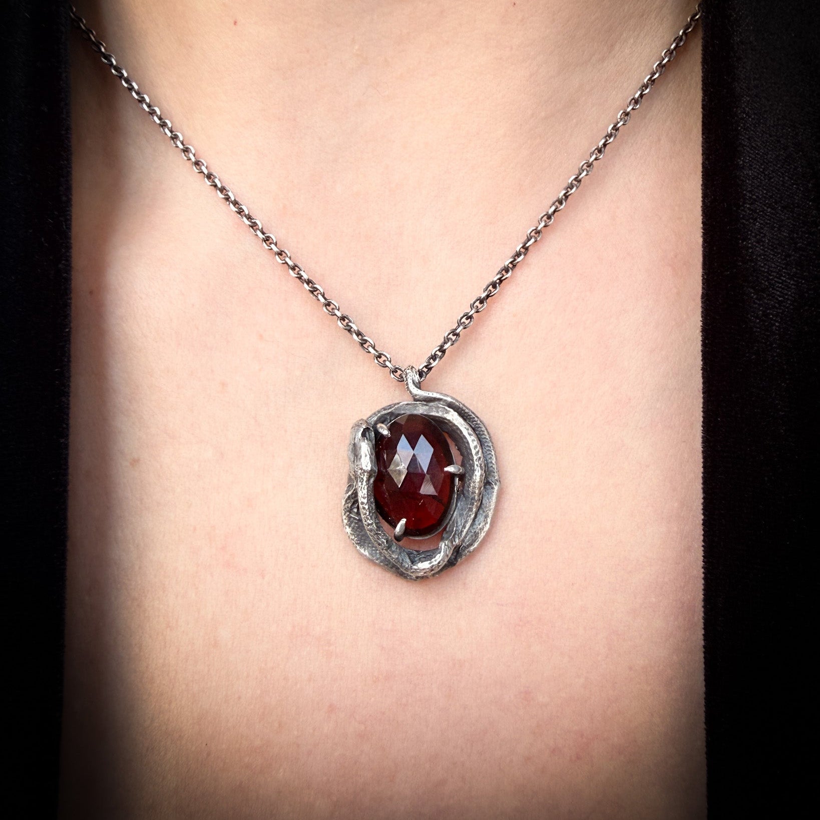 Heartbound pendant - garnet - OOAK