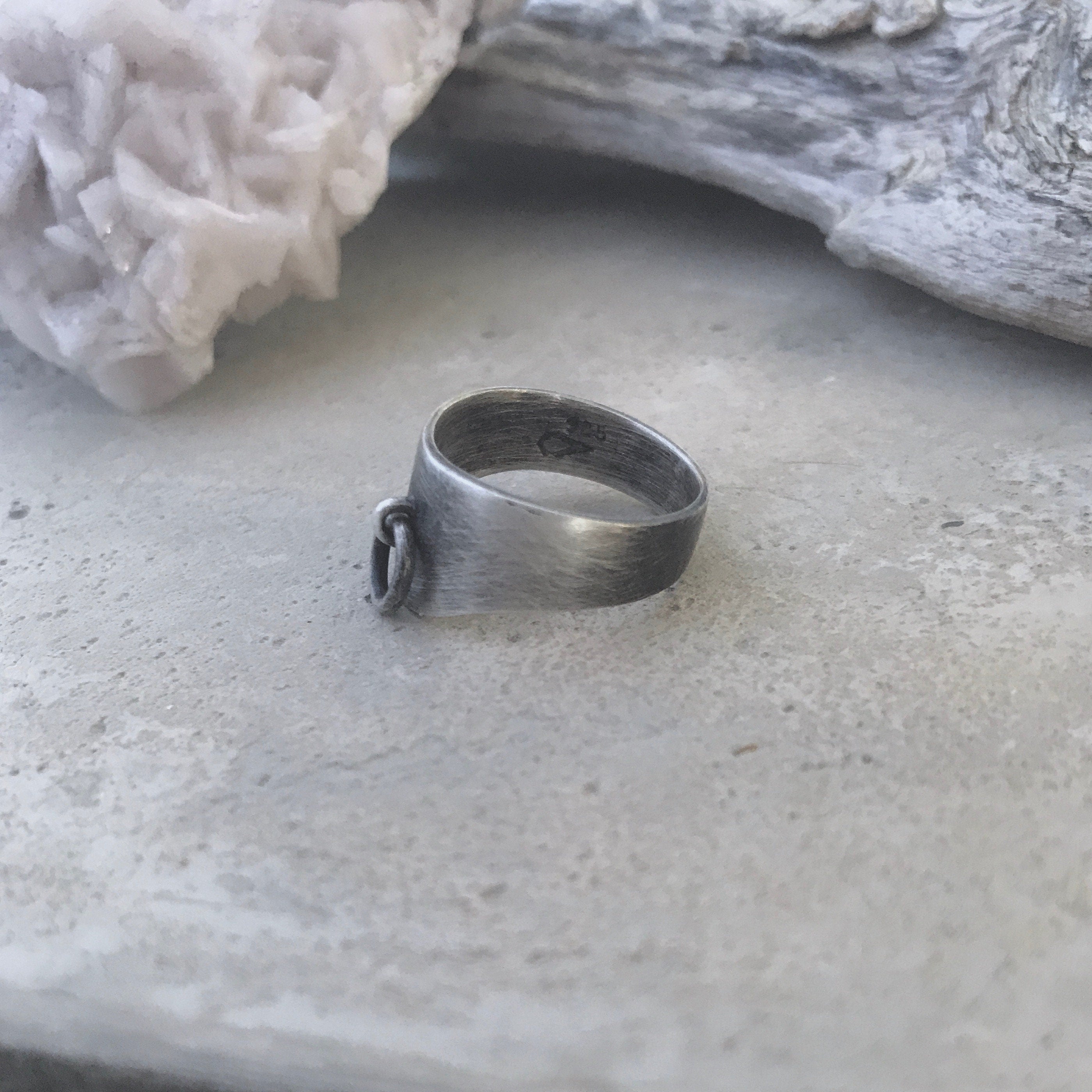 Curved Choker Ring
