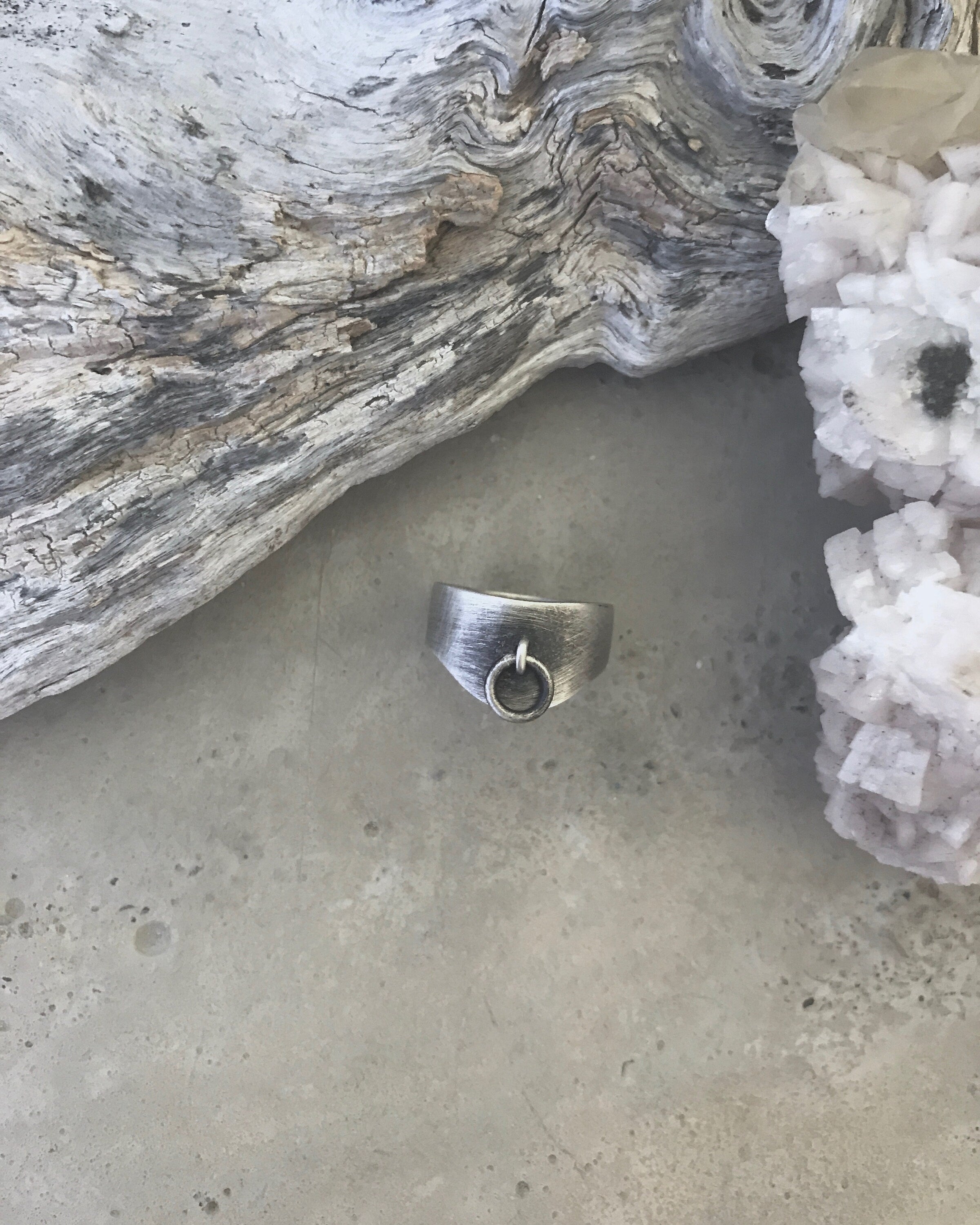 Curved Choker Ring